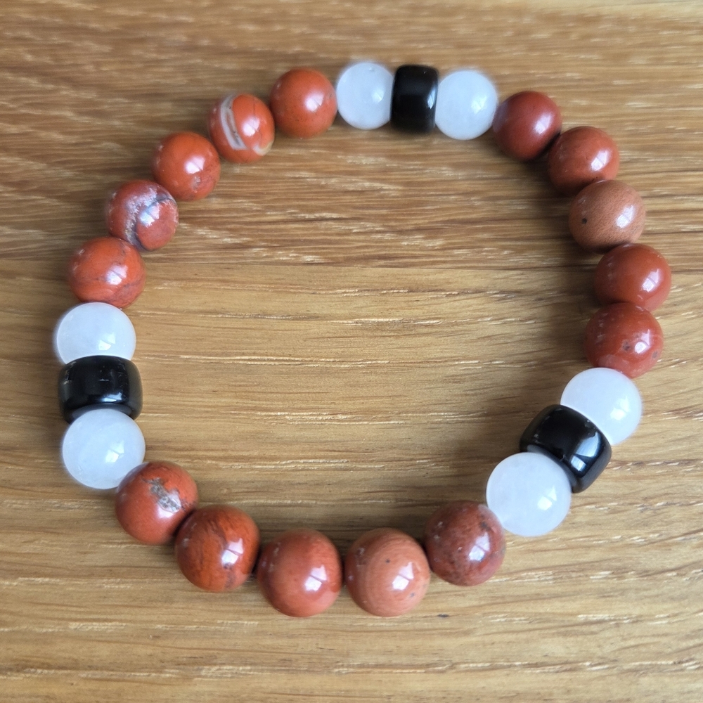 Red Jasper & White Jade Beadrd Stretch Bracelet | Handmade - Picture 10 of 12